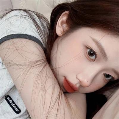 闪耀的她